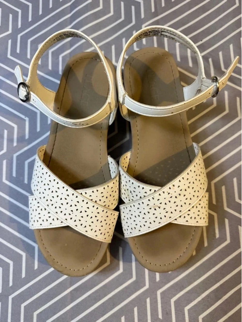 The Children’s Place Girls White Perforated Platform Sandals Youth Size 4